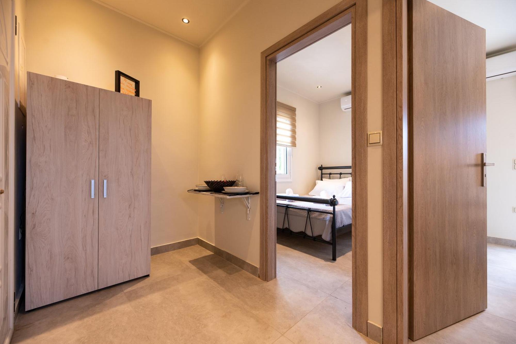 Demi'S Apartments Near Athen'S Airport Artemida  Bagian luar foto
