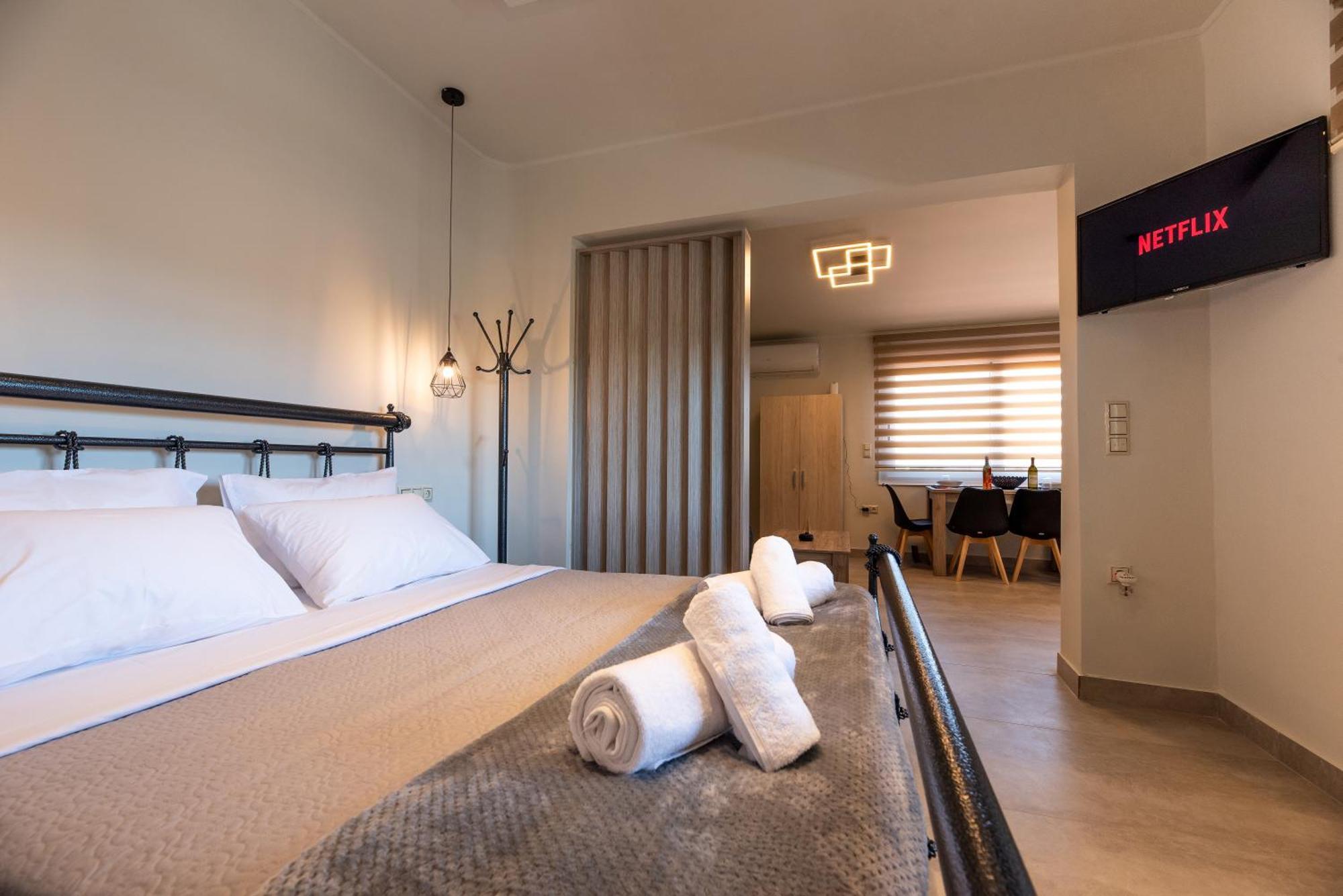 Demi'S Apartments Near Athen'S Airport Artemida  Bagian luar foto